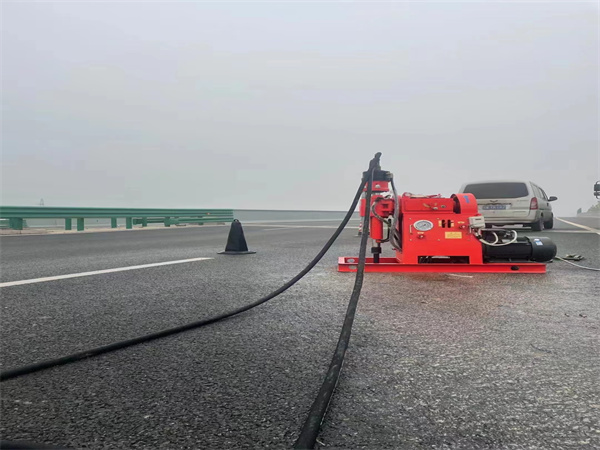 双鸭山马路路基路面开裂下沉注浆加固灌浆